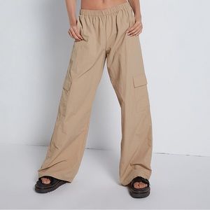 PacSun LA Hearts Tan Relaxed Pull-On Cargo Pants Size M NWT sold out everywhere!